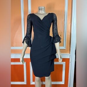 Chiara Boni La Petite Robe

Triana Lace-Sleeve Midi-Dress